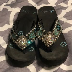 Montana West flip flops